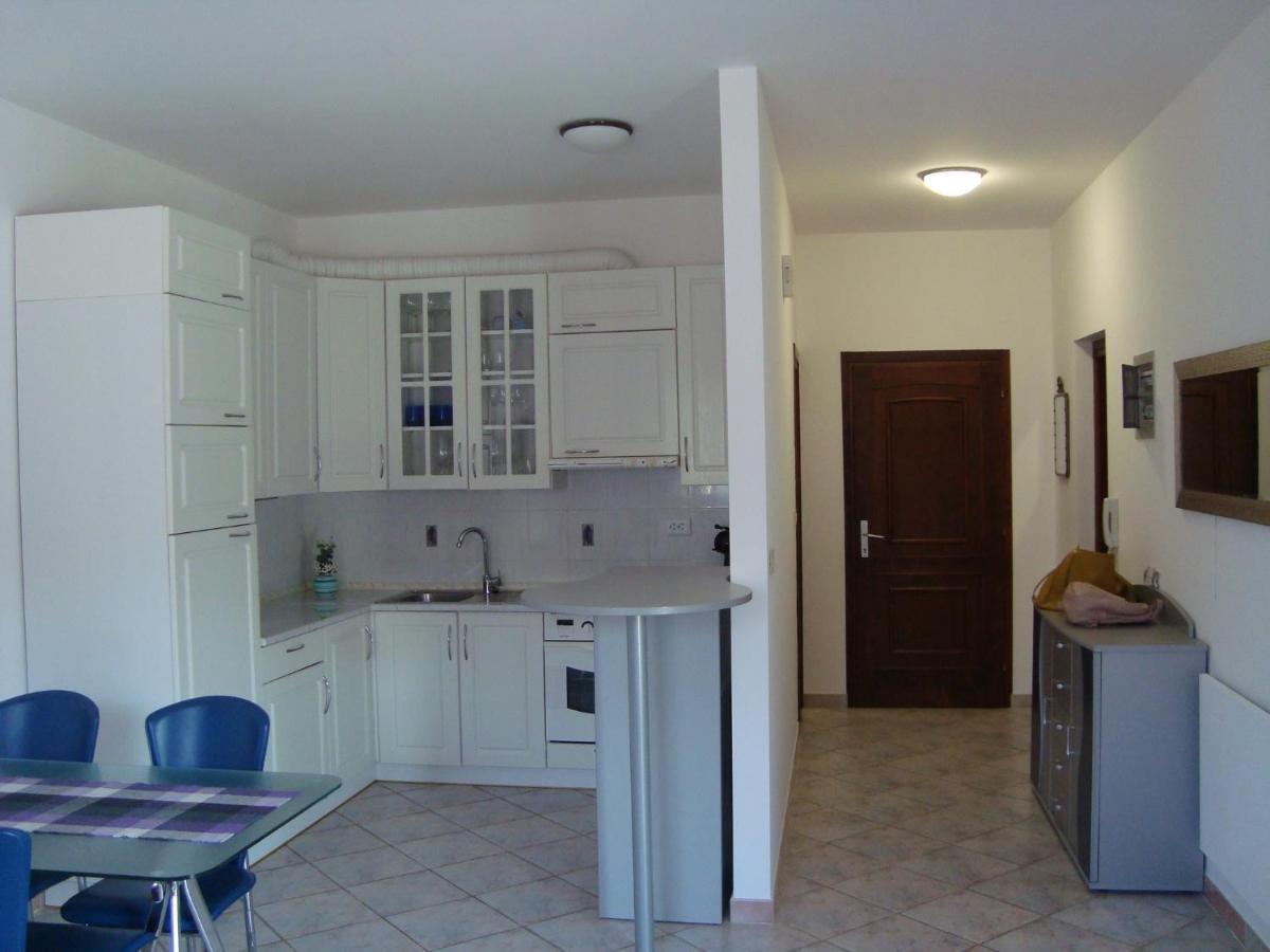 Apartman Carmen เซร์เวนีเวอร์ ภายนอก รูปภาพ