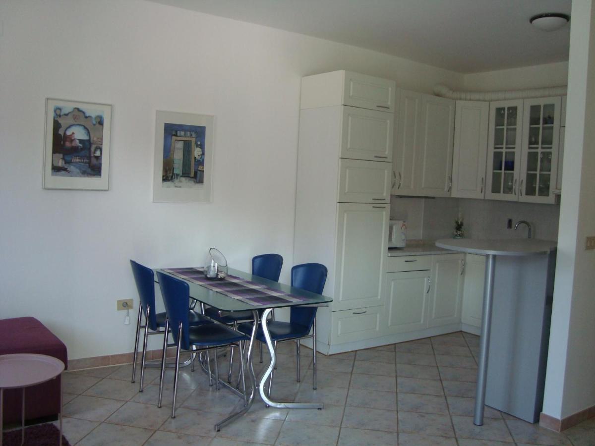 Apartman Carmen เซร์เวนีเวอร์ ภายนอก รูปภาพ